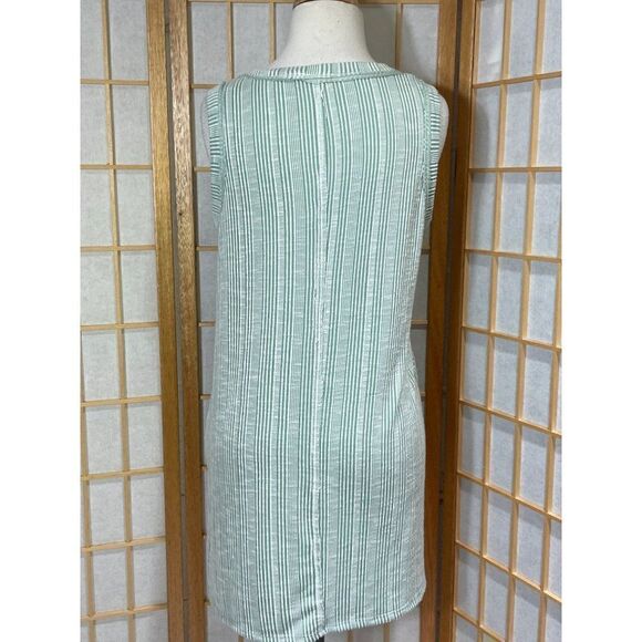 NineXIS Sm Sleeveless Blouse  - Picture 12 of 12